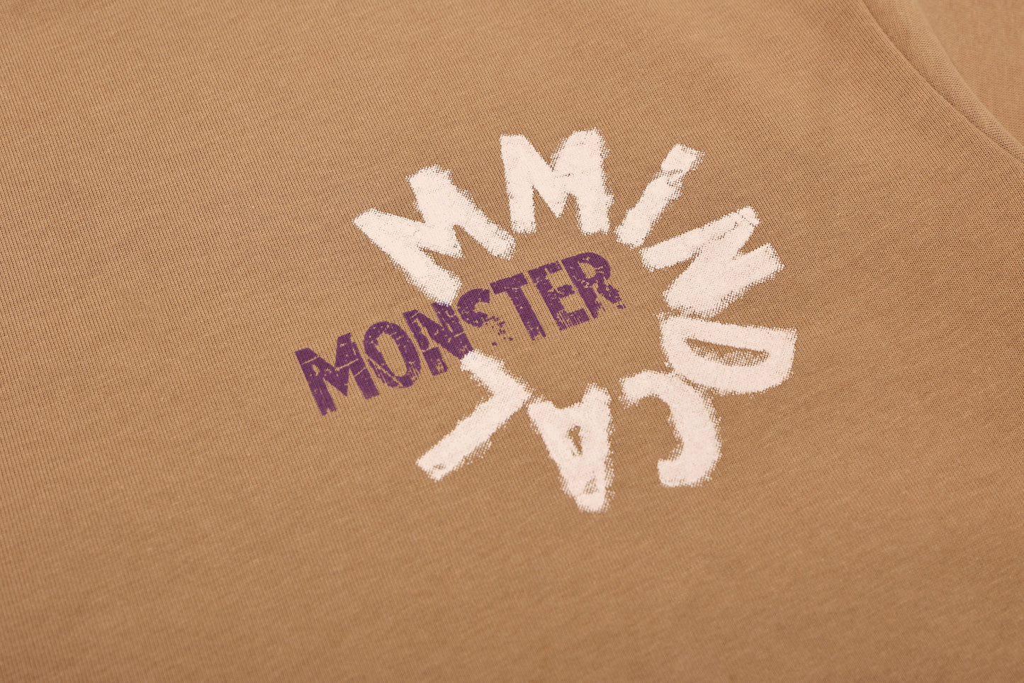 Rotating letter patch T-shirt