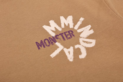 Rotating letter patch T-shirt