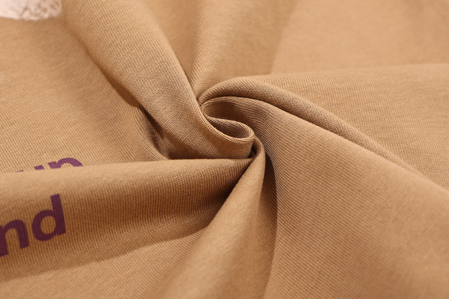 Rotating letter patch T-shirt